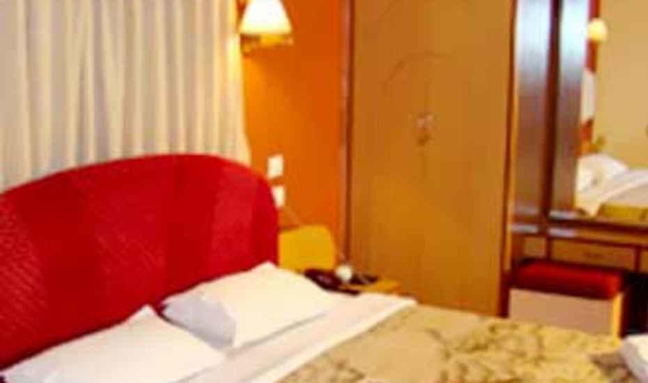 Hotel Dream Land Phulabāni Zewnętrze zdjęcie